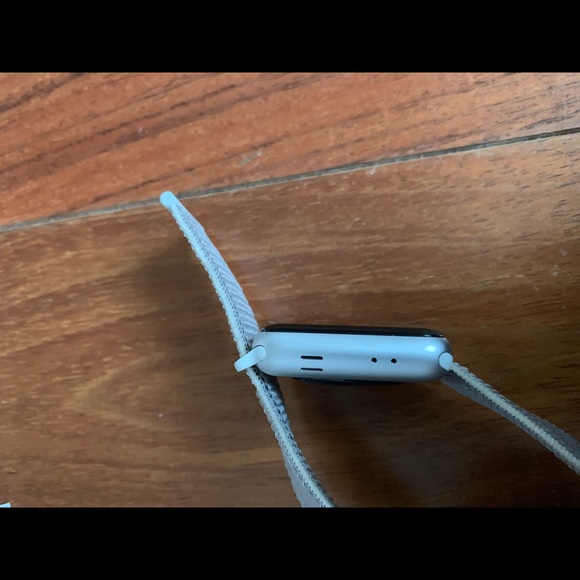 apple watch - Picture 1 of 5